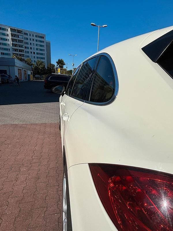 Gebraucht Porsche Cayenne 241 PS (177 kW) 2011 Weiß SUV