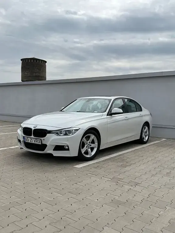 Gebraucht BMW 320 184 PS (135 kW) 2016 Weiß Limousine