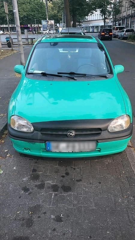 Grün Gebraucht 1996 Opel Corsa Kleinwagen | 750 € (Fairer Preis) - Bild 1/4