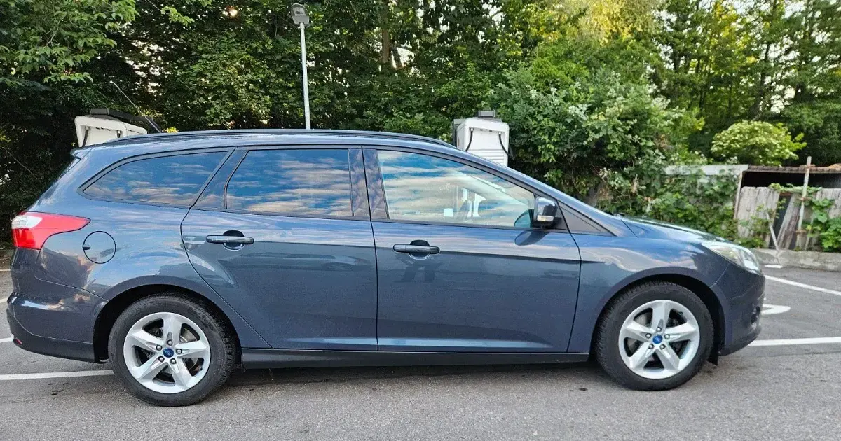 Gebraucht Ford Focus 125 PS (91 kW) 2014 Grau Kombi