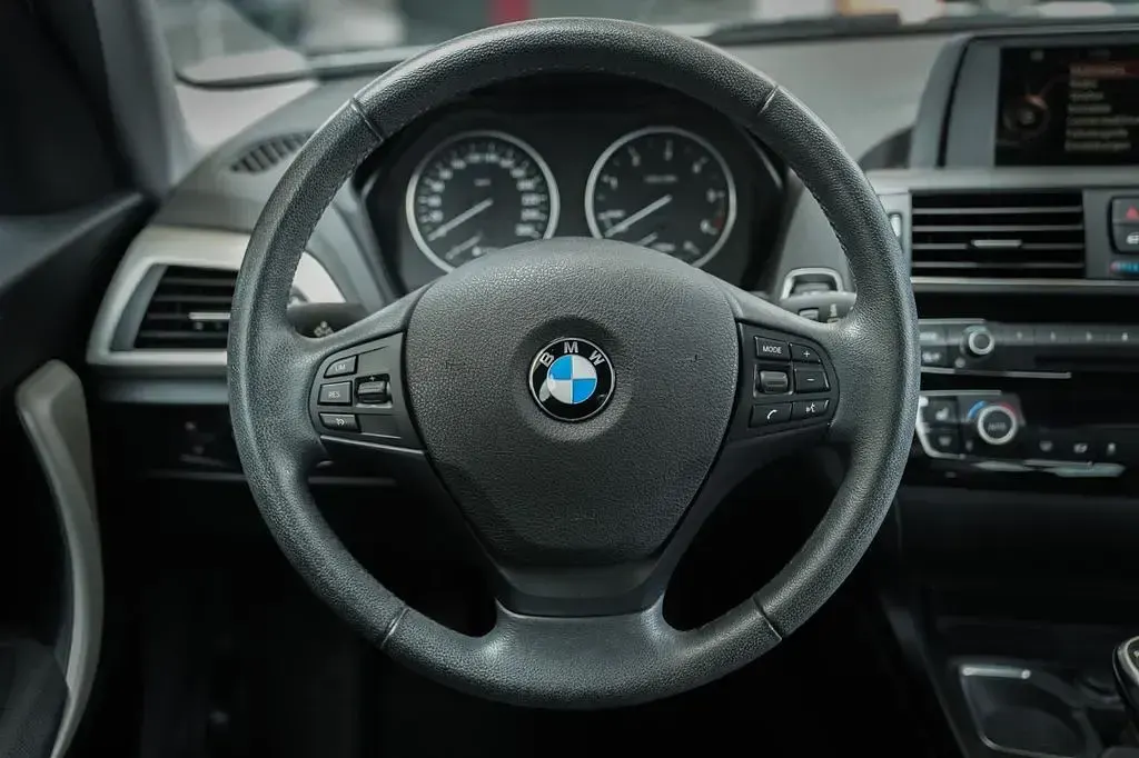 Gebraucht BMW 116 116 PS (85 kW) 2015 Silber Kleinwagen