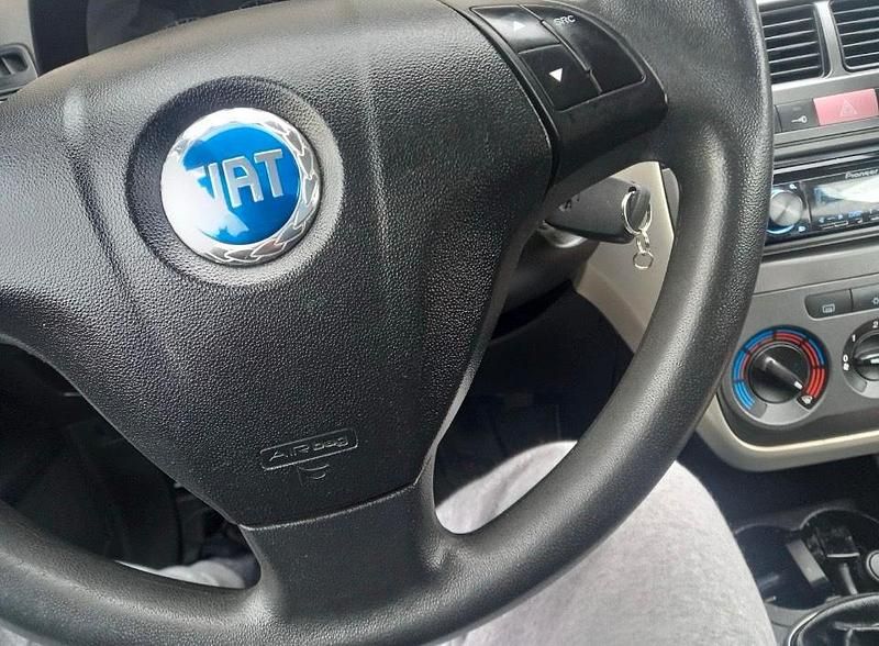 Gebraucht Fiat Punto 80 PS (58 kW) 2005 Schwarz Kleinwagen