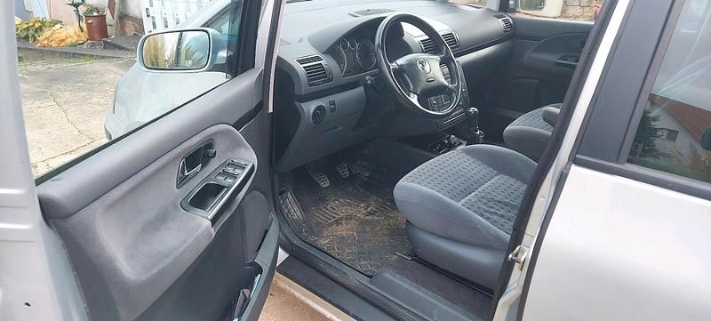 Grau Gebraucht 2001 VW Sharan Van / Kleinbus | 3.000 € (Fairer Preis) - Bild 1/4
