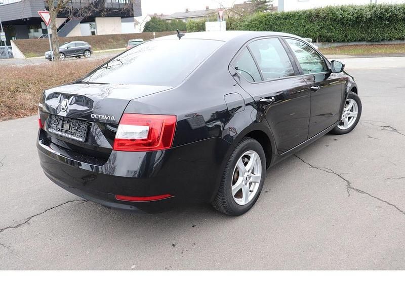 Gebraucht Skoda Octavia Ambiente 116 PS (85 kW) 2018 Schwarz Limousine