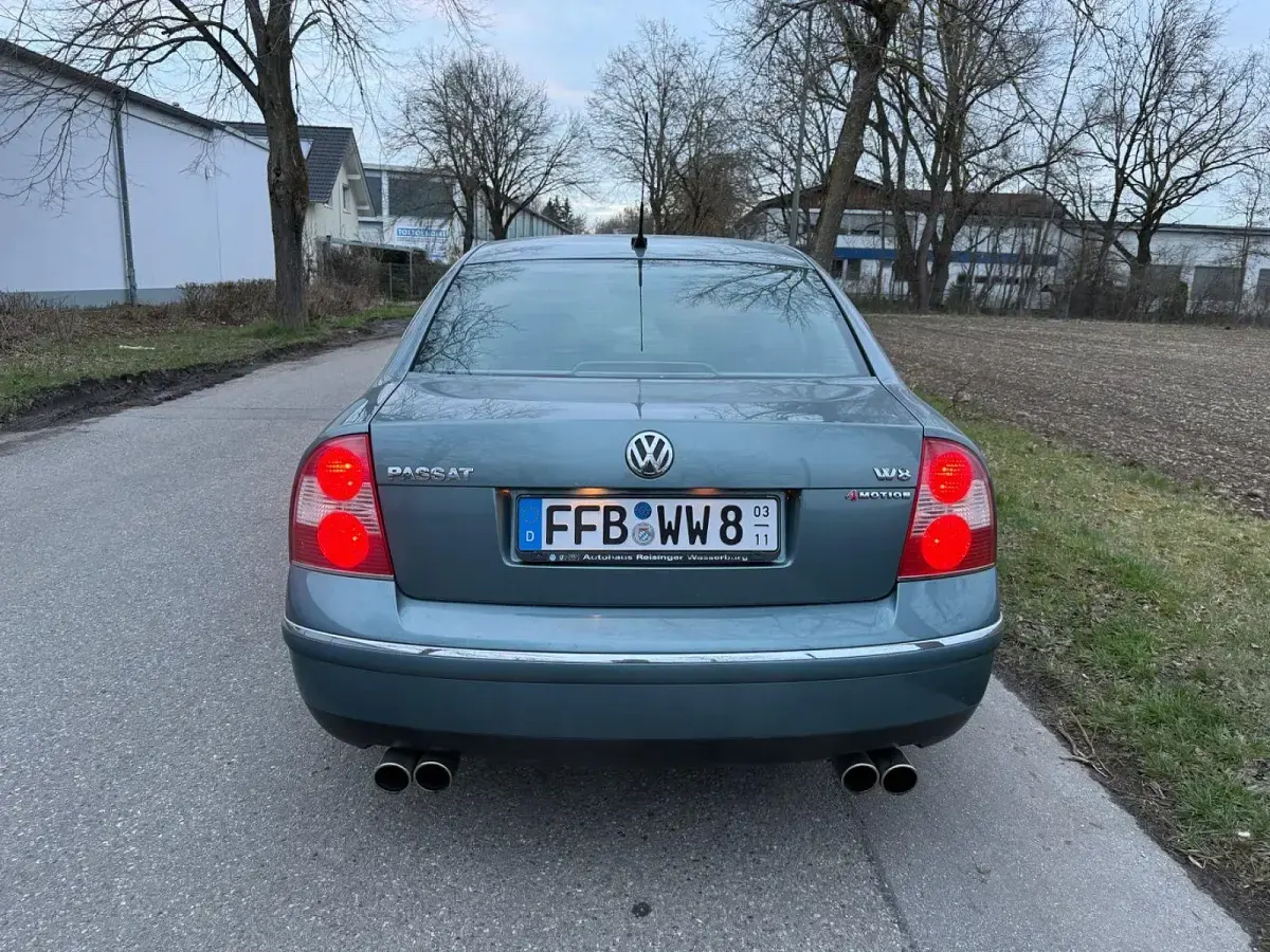 Gebraucht VW Passat 275 PS (202 kW) 2001 Grün Limousine