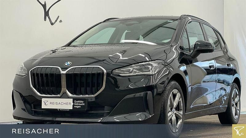 Gebraucht BMW 220 Active Tourer Efficient Dynamics 156 PS (114 kW) 2023 Saphirschwarz metallic Van / Kleinbus