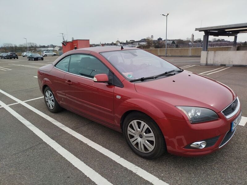 Rot Gebraucht 2008 Ford Focus Cabriolet Titanium Cabrio | 3.499 € (Fairer Preis) - Bild 1/4