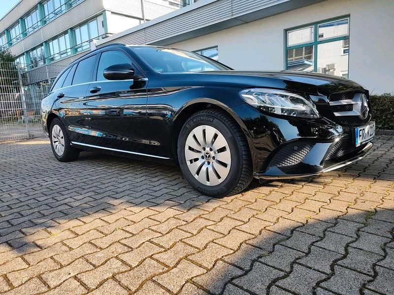 Schwarz Gebraucht 2019 Mercedes C220 Kombi | 19.999 € (Fairer Preis) - Bild 1/4