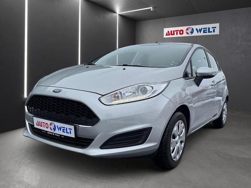 Gebraucht Ford Fiesta Cool & Sound Edition 65 PS (47 kW) 2016 Silber Limousine