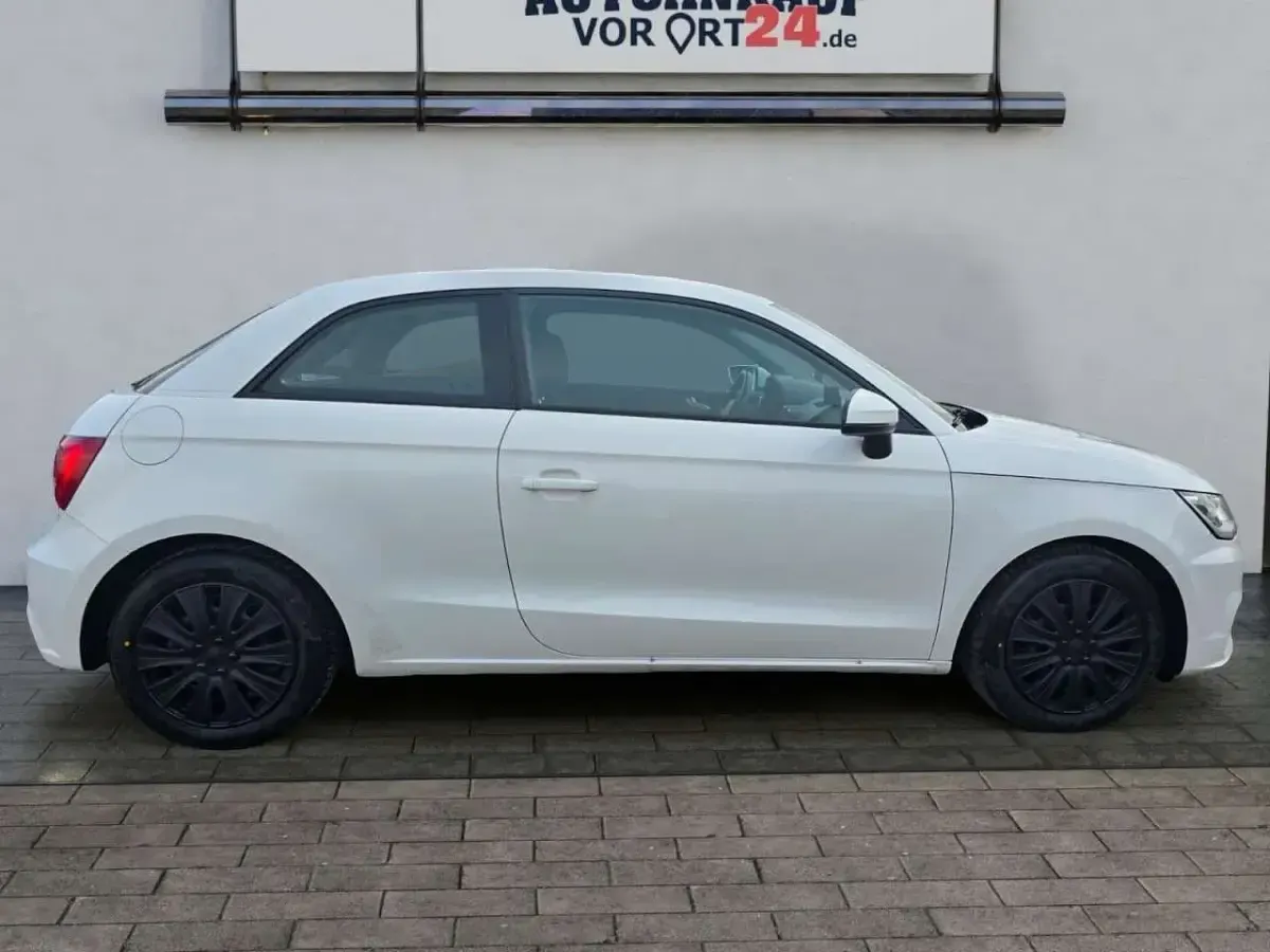 Gebraucht Audi A1 Comfort 90 PS (66 kW) 2015 Weiß Kleinwagen