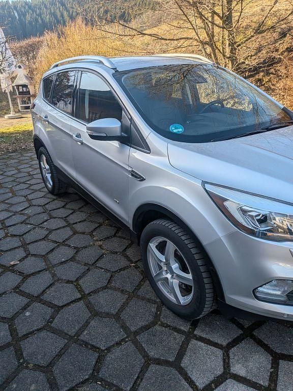 Gebraucht Ford Kuga Titanium 179 PS (131 kW) 2018 Silber SUV