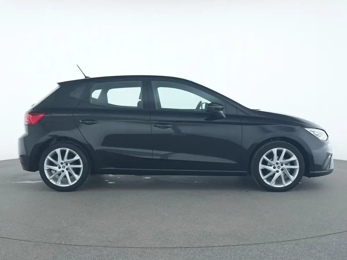 Gebraucht Seat Ibiza FR 95 PS (69 kW) 2022 Mitternachtsschwarz Kleinwagen