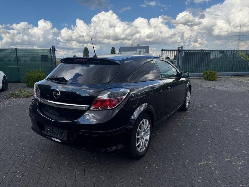 Schwarz Gebraucht 2009 Opel Astra GTC Sport Limousine | 2.550 € (Guter Preis) - Bild 1/4