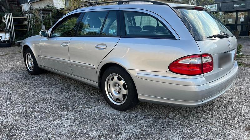 Gebraucht Mercedes E200 163 PS (119 kW) 2004 Silber Kombi