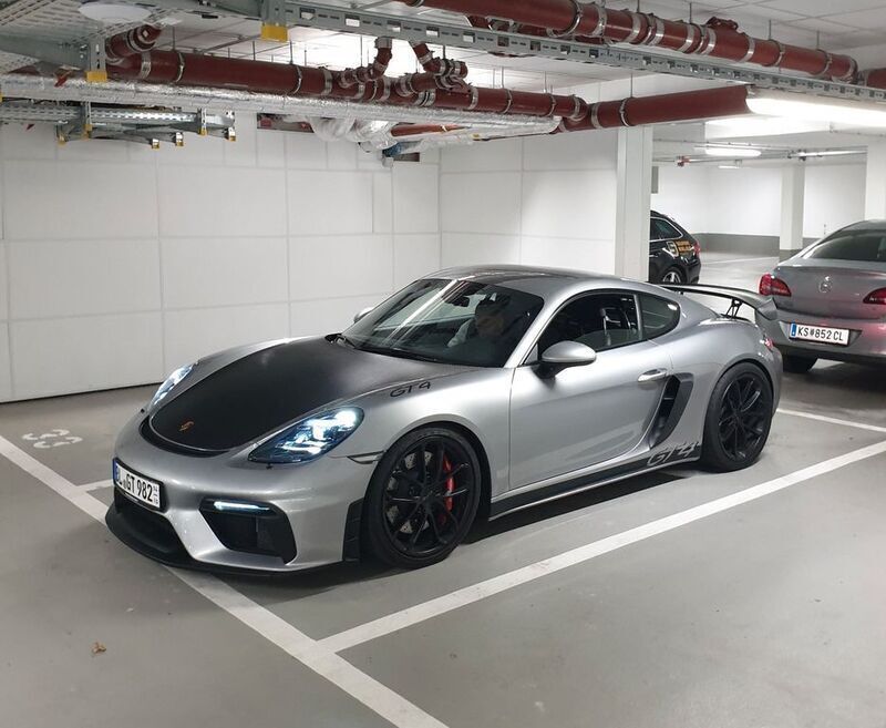 Silber Gebraucht 2020 Porsche Cayman GT4 Coupé | 118.598 € (Teuer) - Bild 1/4