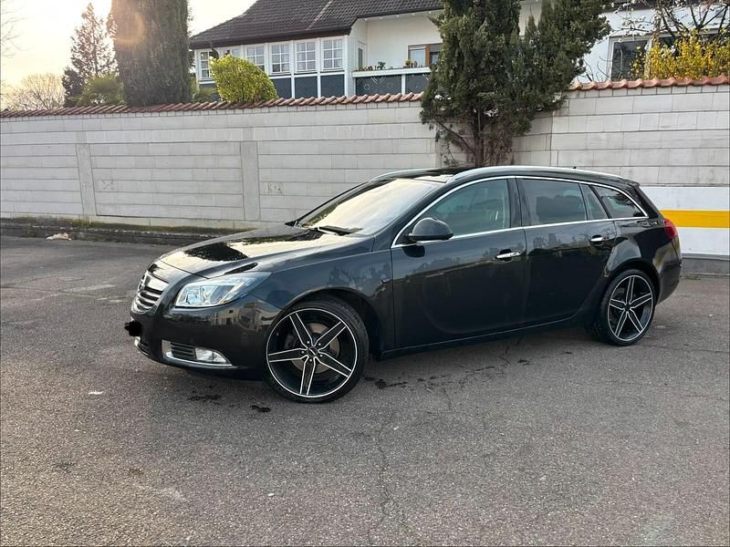 Gebraucht Opel Insignia 160 PS (117 kW) 2011 Schwarz Kombi