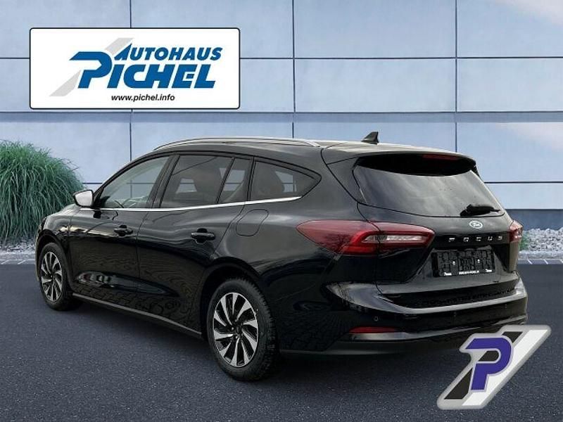 Gebraucht Ford Focus Titanium 125 PS (91 kW) 2025 Schwarz(metallic) Kombi