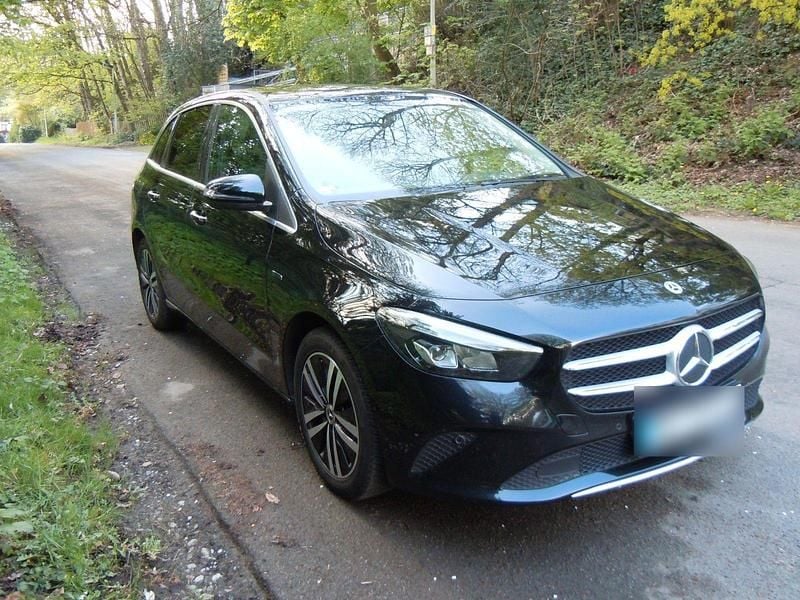 Gebraucht Mercedes E250 160 PS (117 kW) 2022 Schwarz Kombi