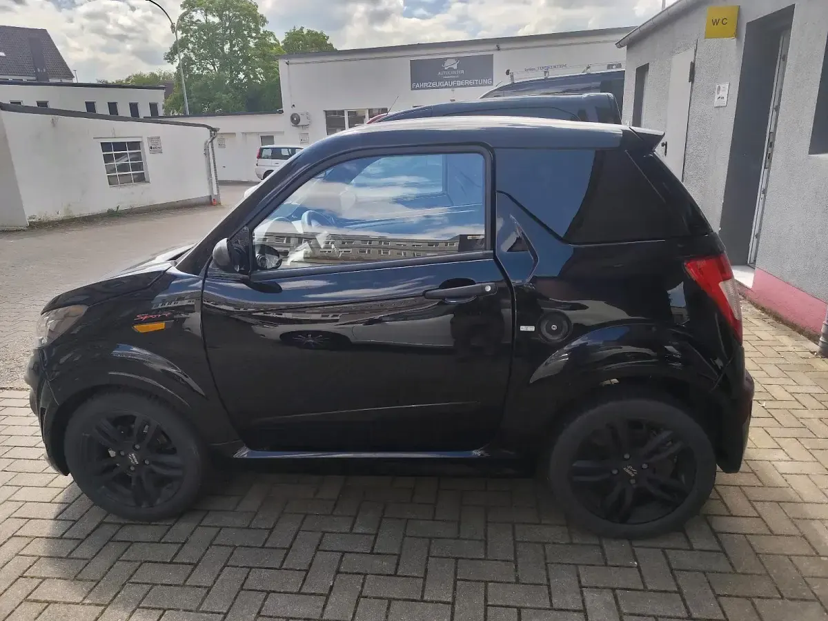 Käytetty Ligier JS50 2022 Musta Viistoperä