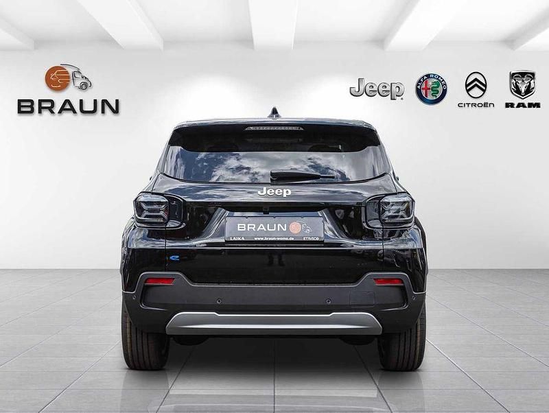 Neu Jeep Avenger EV Summit 114 kW (156 PS) 2026 Volcano black SUV