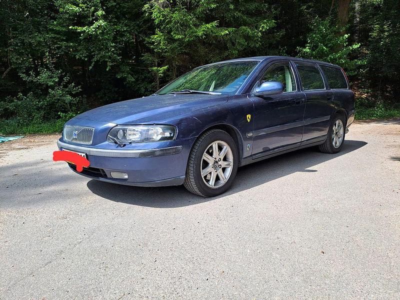 Blau Gebraucht 2002 Volvo V70 Comfort Kombi | 5.999 € (Etwas zu teuer) - Bild 1/4