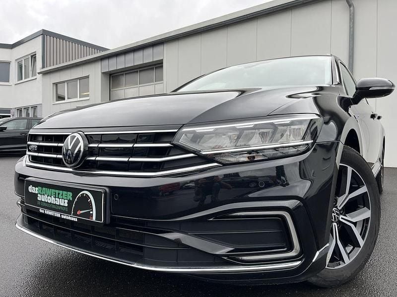 Schwarz Gebraucht 2021 VW Passat Active Kombi | 23.360 € (Guter Preis) - Bild 1/4