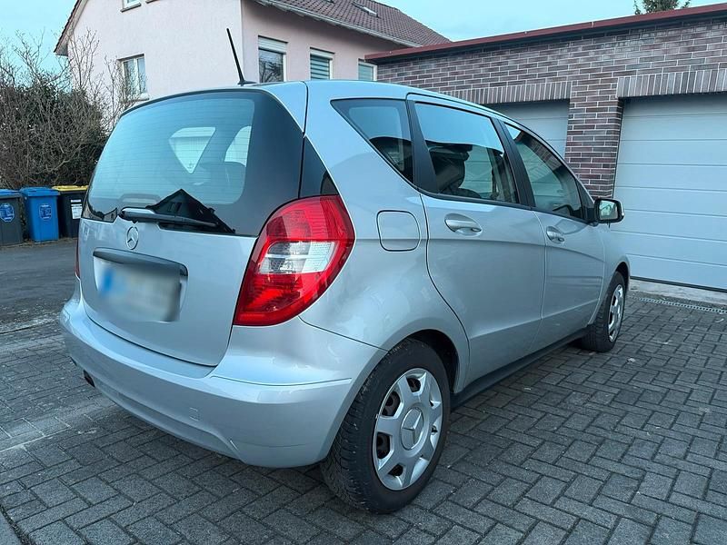 Gebraucht Mercedes A150 95 PS (69 kW) 2009 Silber Kleinwagen