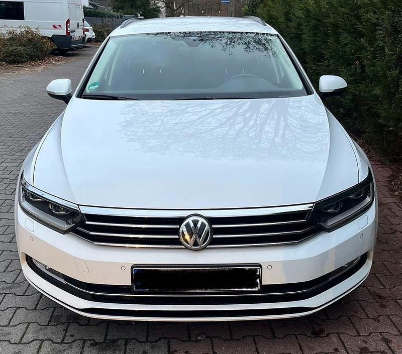 Gebraucht VW Passat Comfortline 150 PS (110 kW) 2018 Weiß Kombi