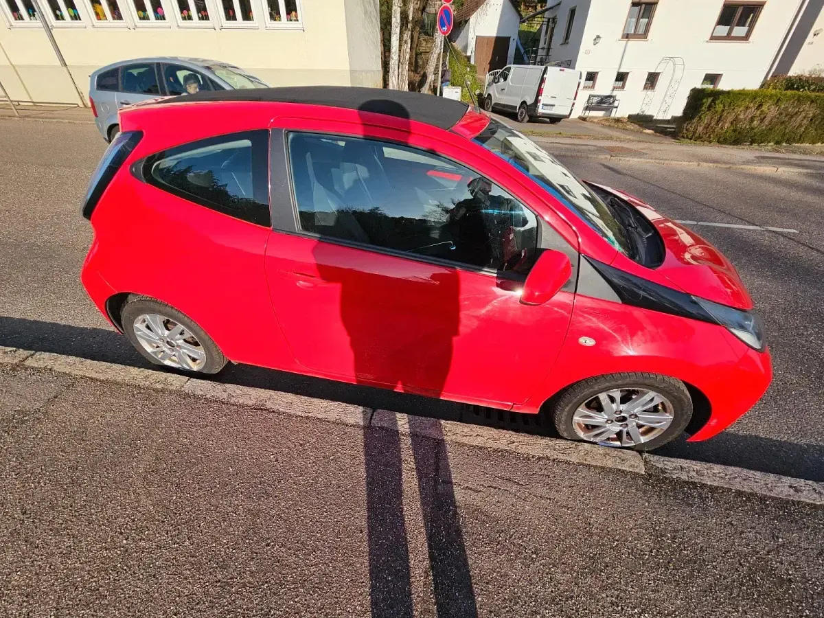 Gebraucht Toyota Aygo 2014 Rot Kleinwagen