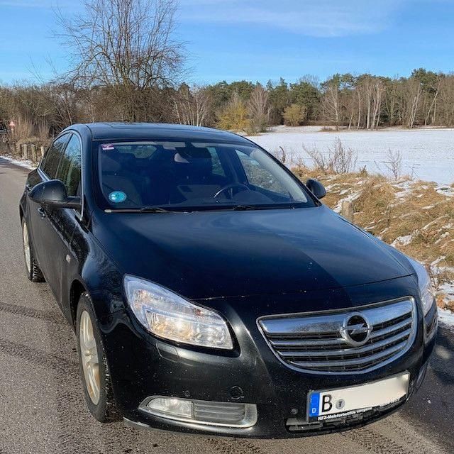 Gebraucht Opel Insignia Edition 160 PS (117 kW) 2011 Schwarz Limousine