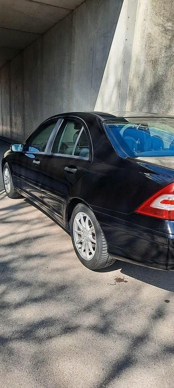 Gebraucht Mercedes 200 122 PS (89 kW) 2005 Schwarz Limousine