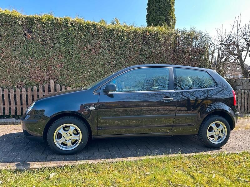 Gebraucht VW Polo 64 PS (47 kW) 2004 Schwarz Kleinwagen