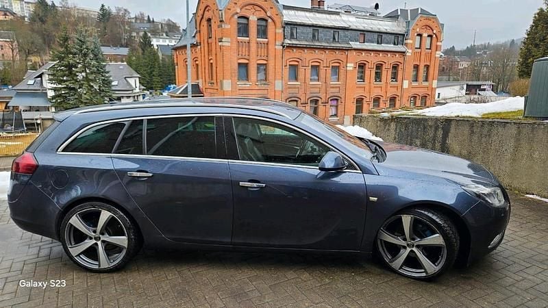 Gebraucht Opel Insignia 220 PS (161 kW) 2010 Blau Kombi