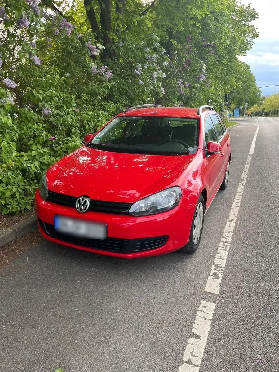 Gebraucht VW Golf VI 88 PS (64 kW) 2011 Rot Kleinwagen