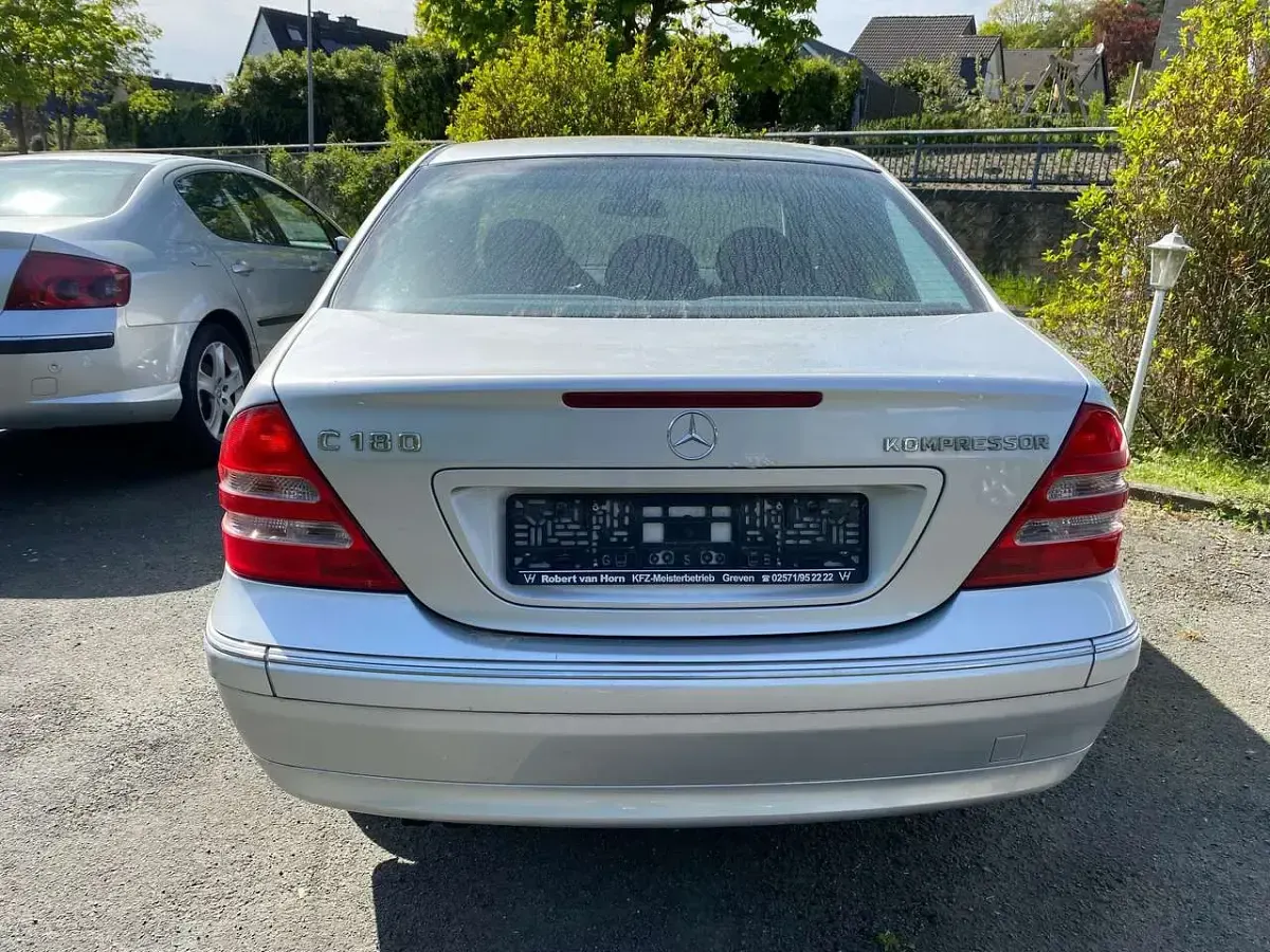 Usata Mercedes C180 143 CV (105 kW) 2002 Argento Berlina