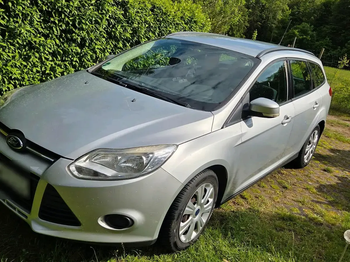 Gebraucht Ford Focus 105 PS (77 kW) 2011 Silber Limousine