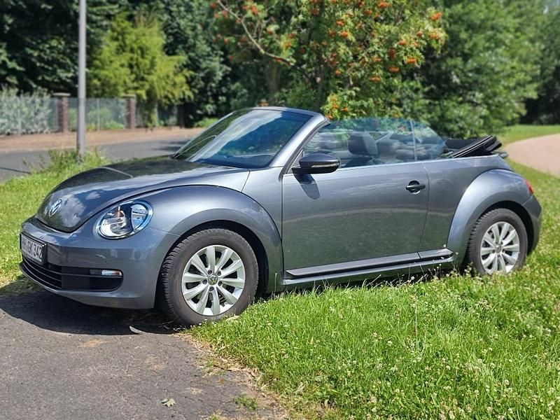 Grau Gebraucht 2016 VW Beetle Cabrio | 18.250 € (Fairer Preis) - Bild 1/4