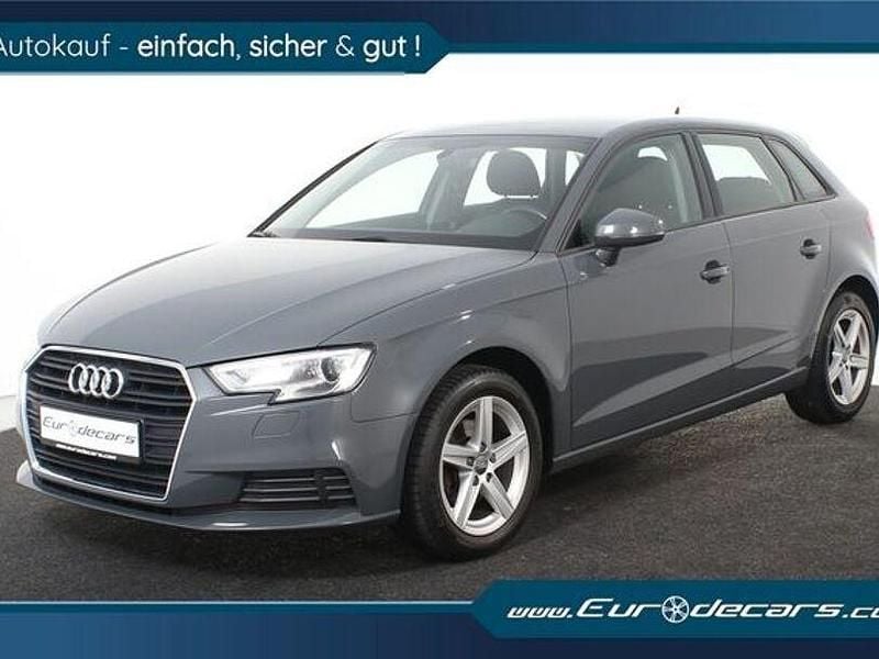 Grau Gebraucht 2019 Audi A3 Sport Limousine | 13.800 € (Superpreis) - Bild 1/4