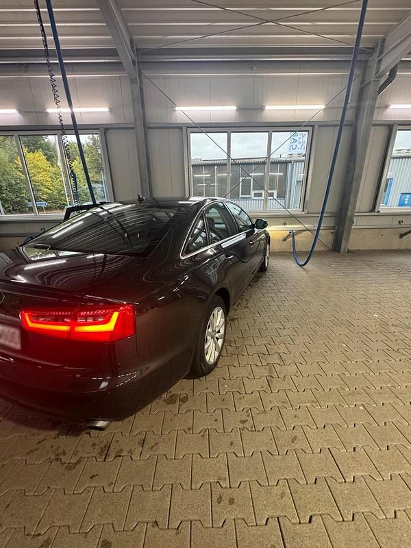 Gebraucht Audi A6 179 PS (131 kW) 2012 Schwarz Limousine
