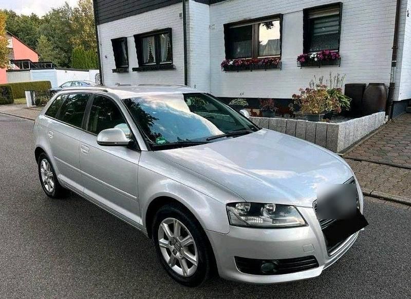 Silber Gebraucht 2011 Audi A3 Sportback Limousine | 4.999 € (Guter Preis) - Bild 1/4