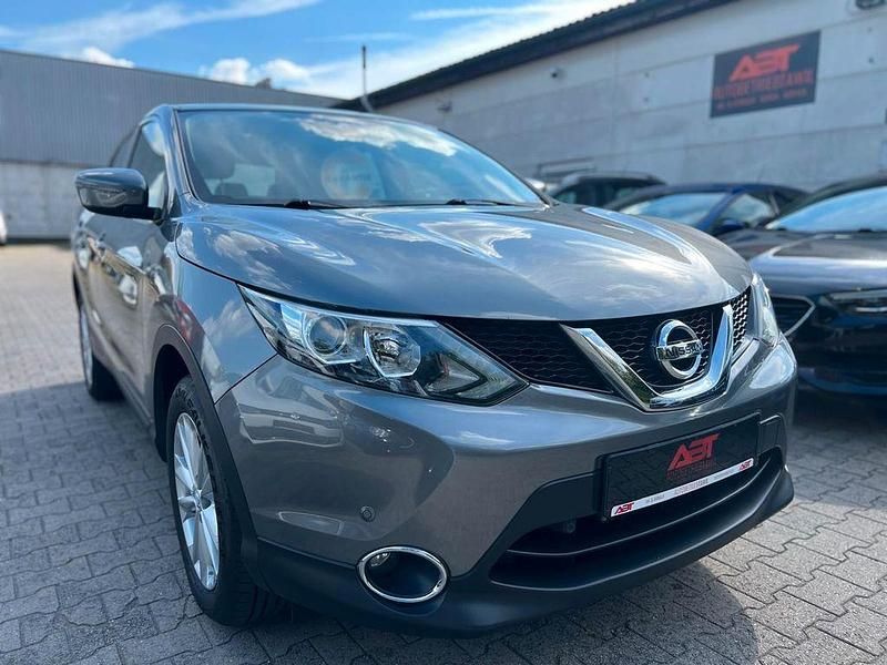 Grau Gebraucht 2015 Nissan Qashqai SUV | 11.299 € (Fairer Preis) - Bild 1/4
