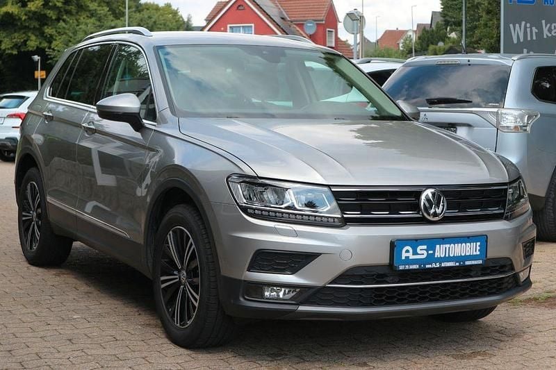 Silber Gebraucht 2020 VW Tiguan Highline SUV | 24.900 € (Superpreis) - Bild 1/4