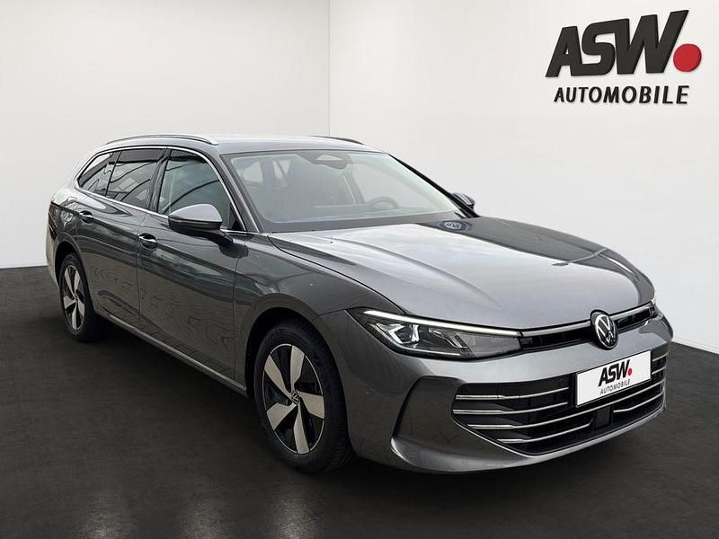 Neu VW Passat Business 150 PS (110 kW) 2025 Diabasgrau metallic Limousine