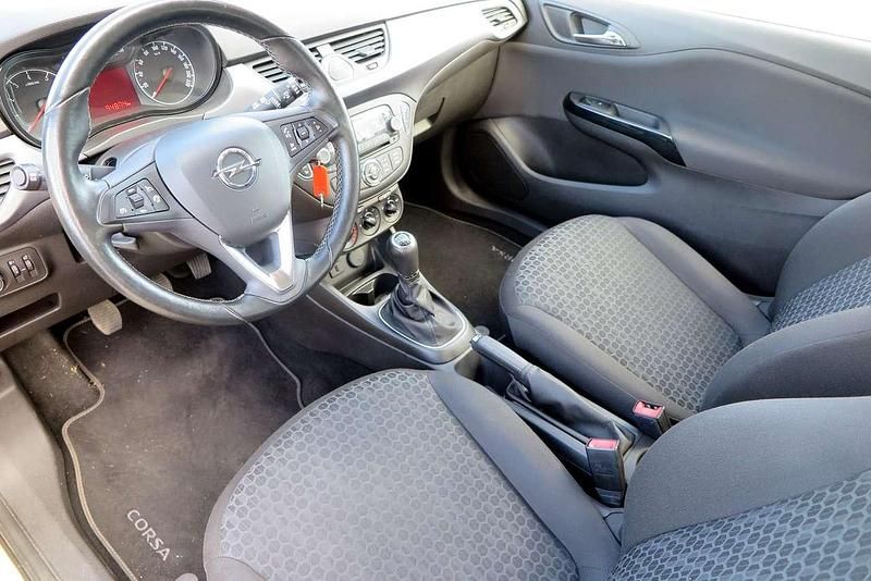 Gebraucht Opel Corsa Edition 101 PS (74 kW) 2016 Gelb Limousine