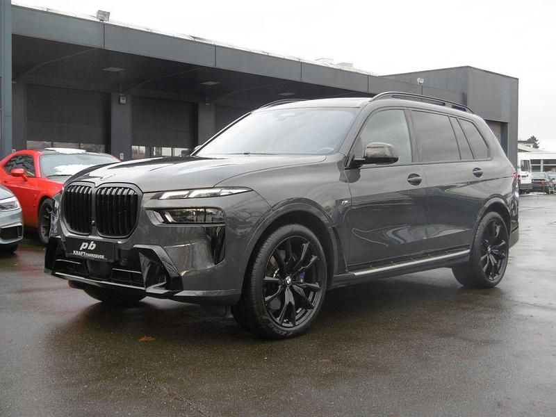 Gebraucht BMW X7 M Sport 352 PS (258 kW) 2024 Dravitgrau metallic SUV