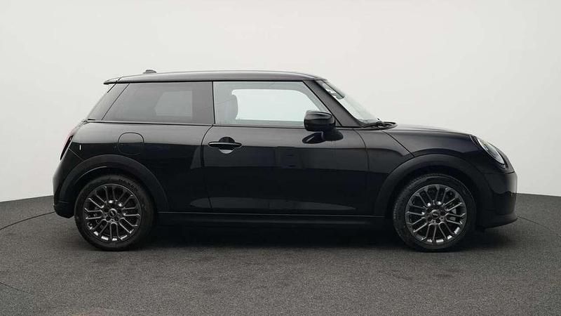 Gebraucht Mini Cooper Classic 156 PS (114 kW) 2024 Schwarz Kleinwagen