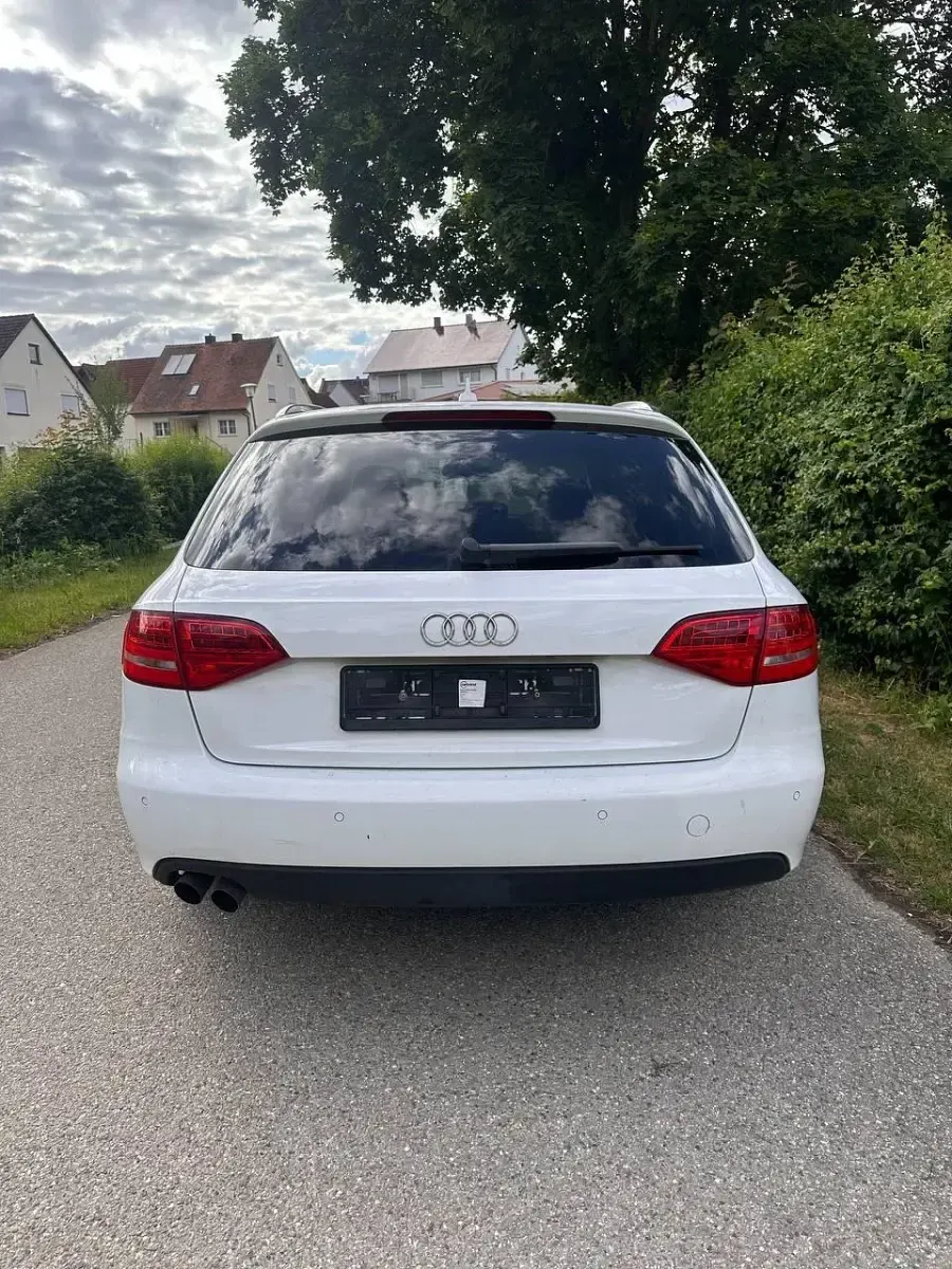 Gebraucht Audi A4 160 PS (117 kW) 2011 Weiß Kombi
