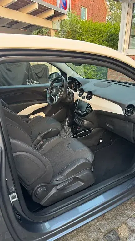 Używany Opel Adam 69 KM (50 kW) 2019 Beżowy Hatchback