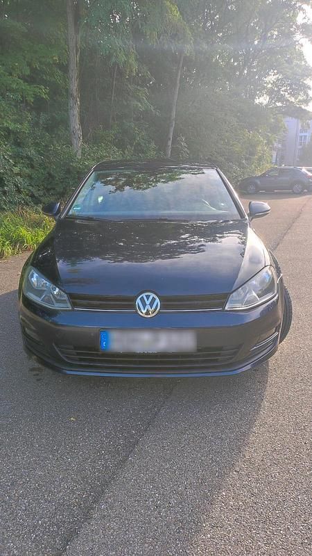 Blau Gebraucht 2013 VW Golf VII Limousine | 7.500 € (Guter Preis) - Bild 1/4