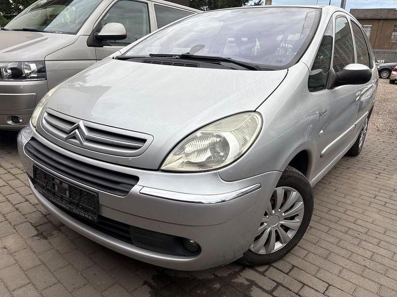 Silber Gebraucht 2007 Citroën Xsara Picasso Style Van / Kleinbus | 1.799 € (Fairer Preis) - Bild 1/4